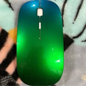 Rechargeable Bluetooth Mouse for MacBooks, iPads, Laptops, & More Blue/Green NEW